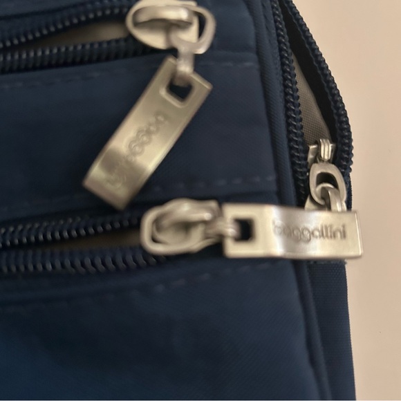 Baggallini Navy Crossbody Bag - Picture 3 of 8